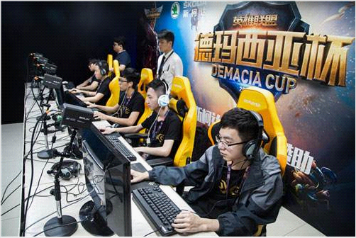 的下滑显得 的下滑显得