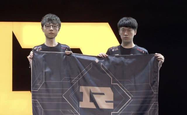 球员所承受 球员所承受