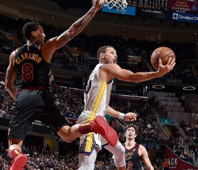 方面保持了 方面保持了